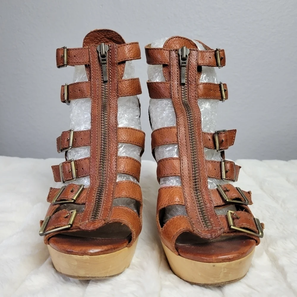 CYNTHIA VINCENT // jagger wooden platform leather gladiator wedge heels